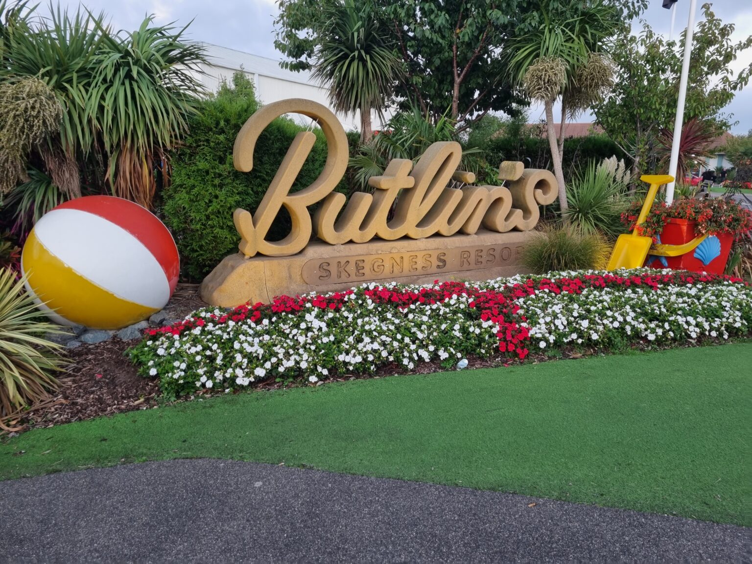 How does Food Court dining work? Butlins Skegness Blog